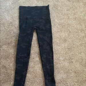 SPANX Black Camouflage Leggings M